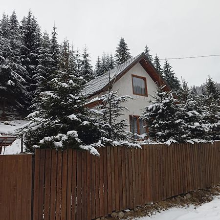Csillag Kulcsoshaz Villa Gheorgheni  ภายนอก รูปภาพ