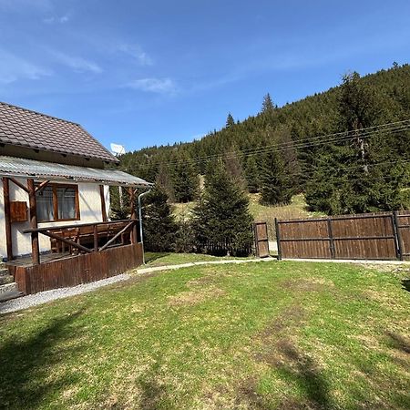 Csillag Kulcsoshaz Villa Gheorgheni  ภายนอก รูปภาพ