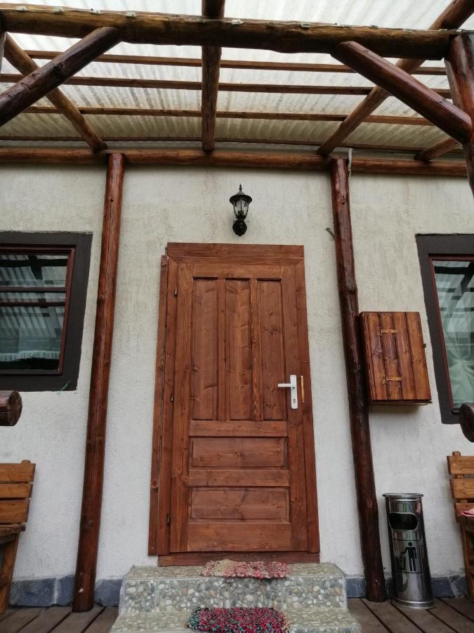 Csillag Kulcsoshaz Villa Gheorgheni  ภายนอก รูปภาพ