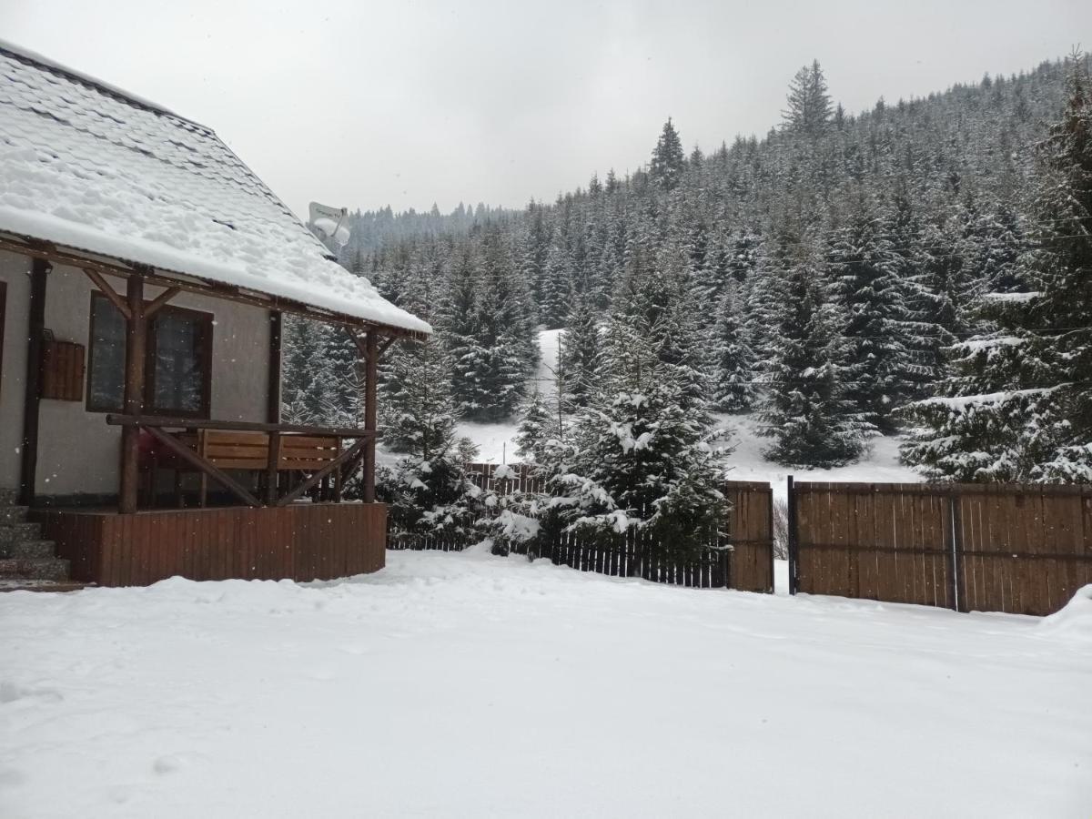 Csillag Kulcsoshaz Villa Gheorgheni  ภายนอก รูปภาพ