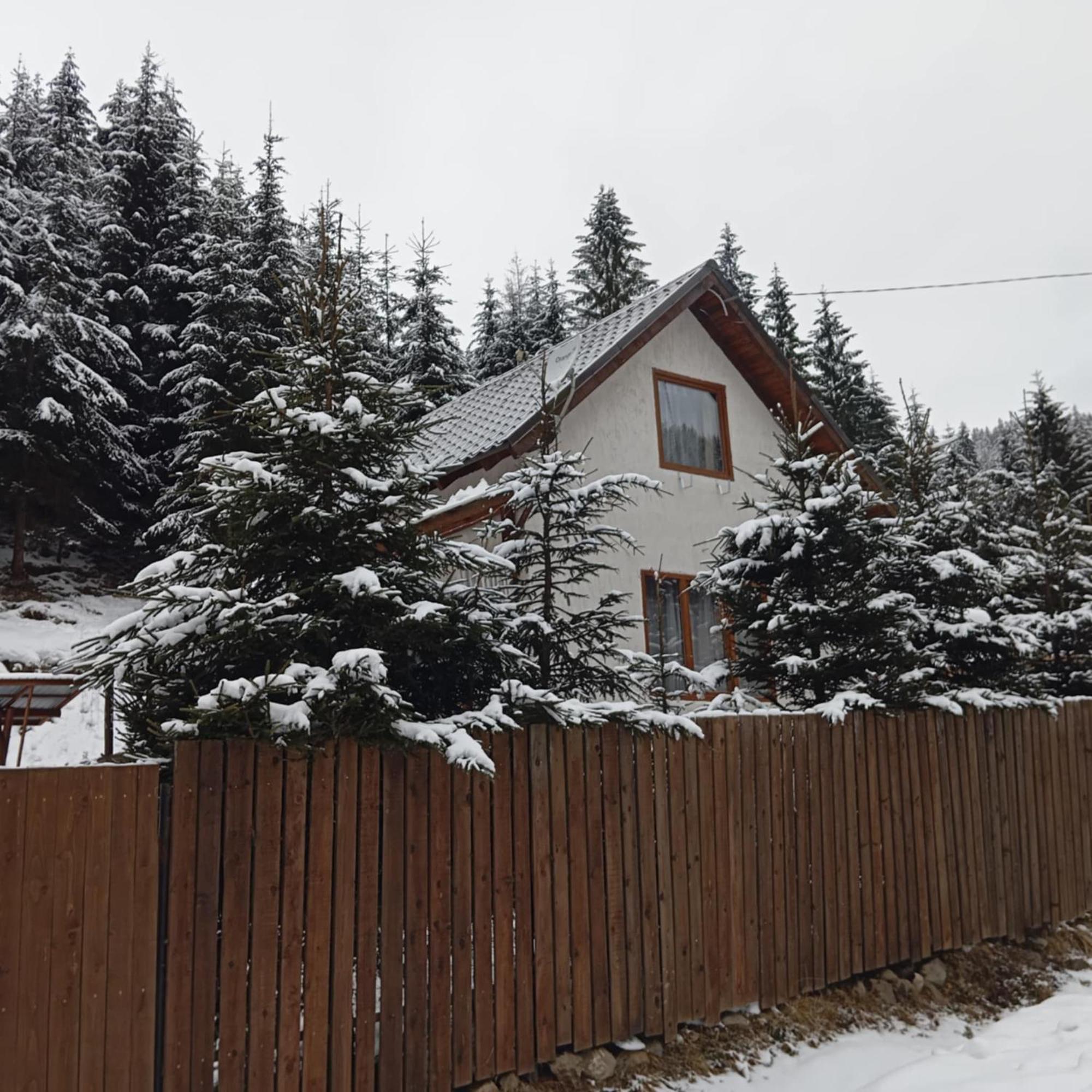 Csillag Kulcsoshaz Villa Gheorgheni  ภายนอก รูปภาพ
