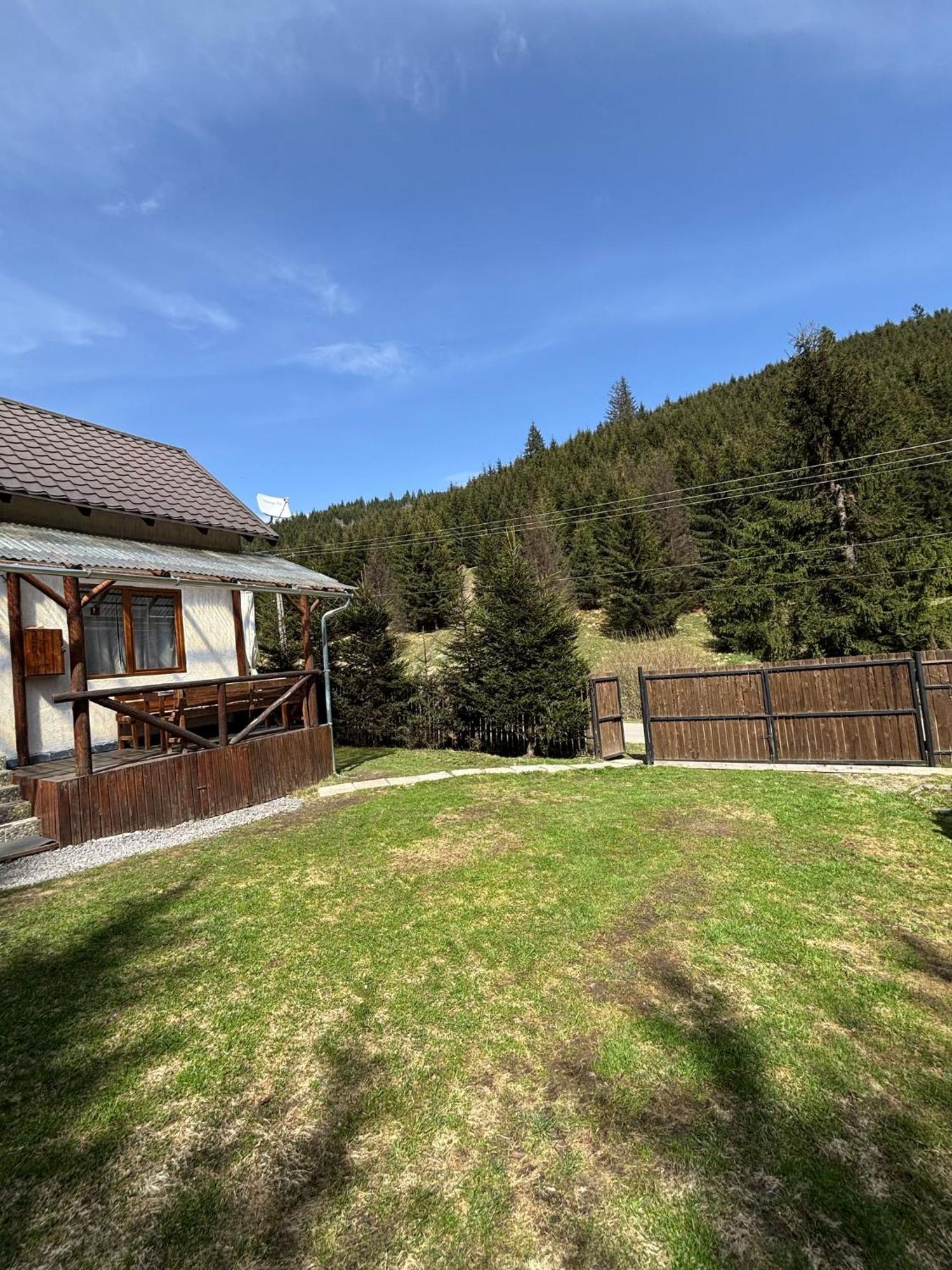 Csillag Kulcsoshaz Villa Gheorgheni  ภายนอก รูปภาพ